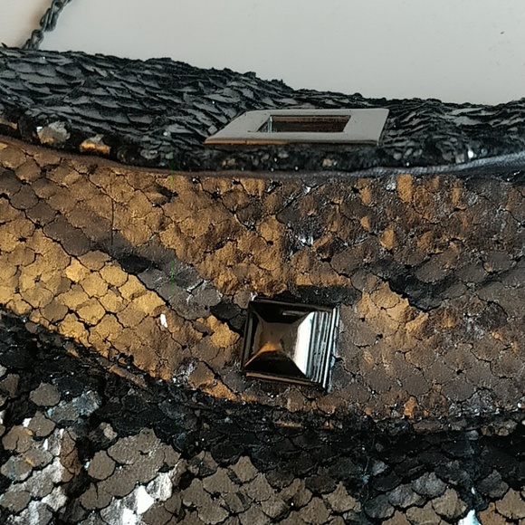 COPY - Silver shimmer Formal Purse - Picture 5 of 5